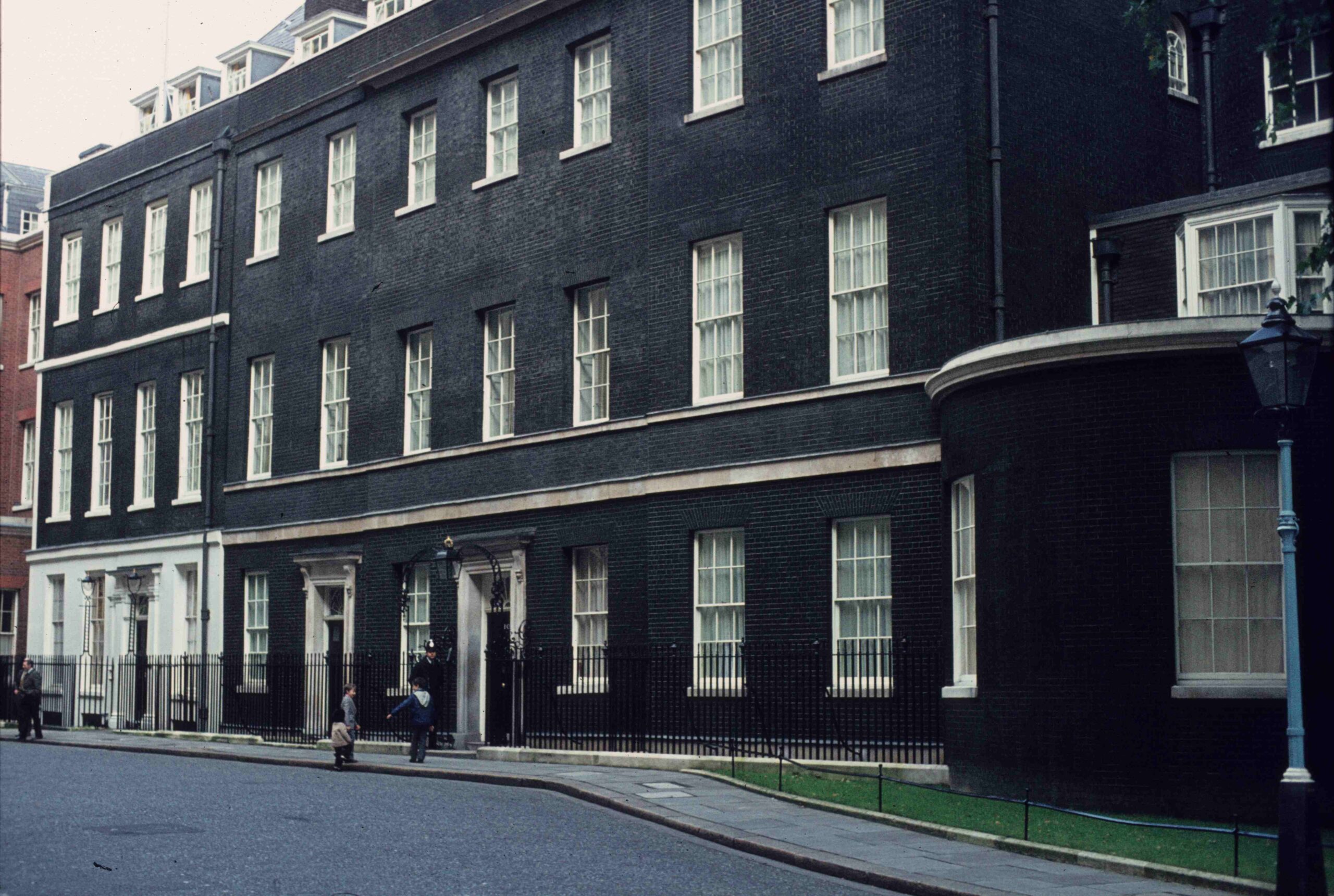 The Walpole Gift and Consolidation of the Three Houses (1732, 1735)